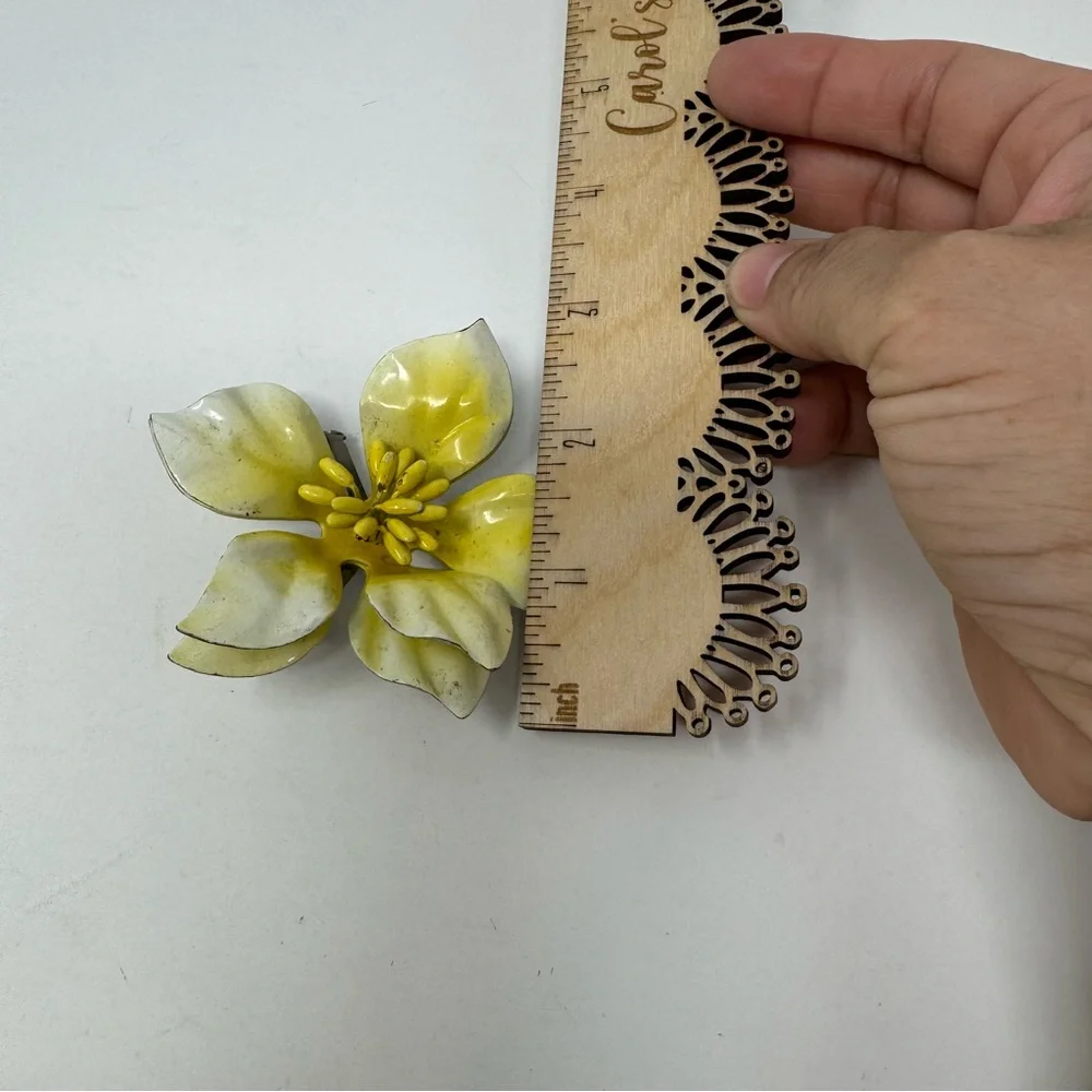 Beautiful Enamel Flower Brooch Vintage